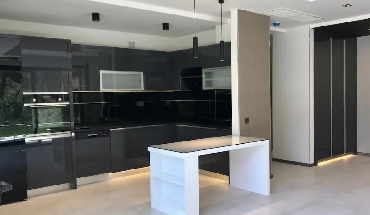 Modern kitchen